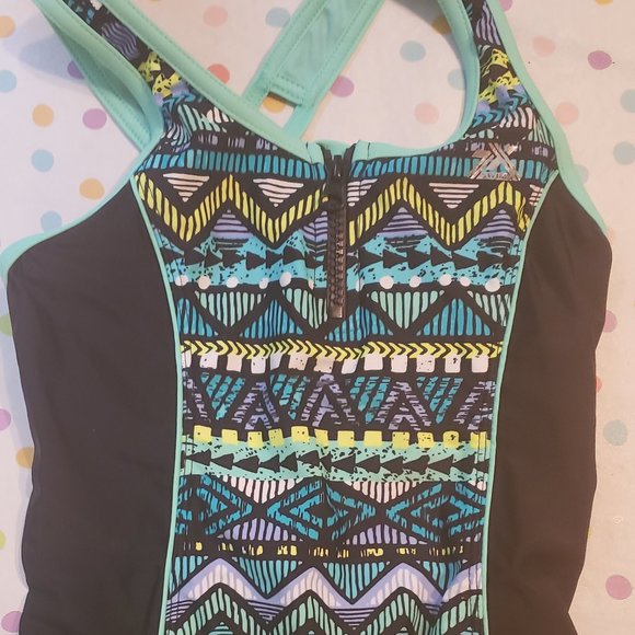 Girls one piece bathing suit with shorts Small (7/8) - Picture 3 of 5